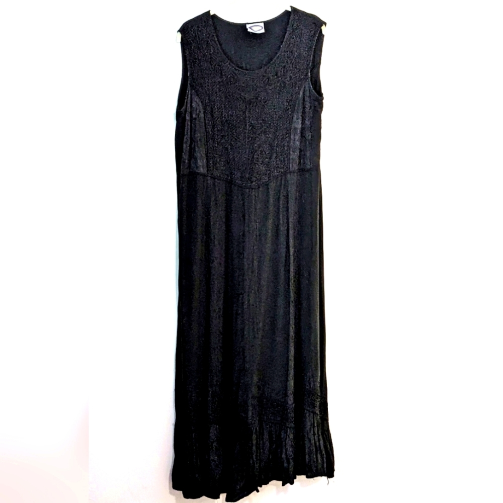 In Style Embroidered Sleeveless Dress Black Size: Free Size NWT